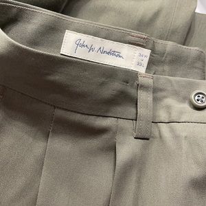 Men’s sand  dockers 36x32.   kaki dockers 34x32.   John w Nordstrom 34x33 green